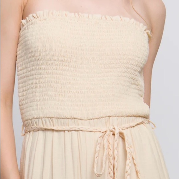LOVE TREE Woven Solid Beige Sleeveless Smocked Ruffle palazzo Jumpsuit Small - Picture 3 of 16